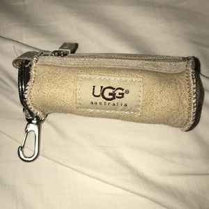 UGG change purse with latch